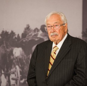STANLEY BALZEKAS: “GYVENDAMAS NE LIETUVOJE, IMI BRANGINTI DAIKTUS, PRIMENANČIUS TĖVYNĘ”