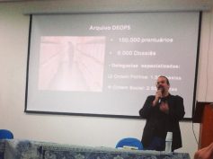 APIE KONFLIKTĄ IDENTITETUOSE: PIETŲ AMERIKOS LIETUVIŲ IDENTITETAI