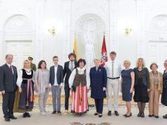 Prezidentė apdovanojo Lietuvą garsinančius žmones