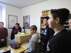 Mokyklos kioskelio atidarymas – mokiniai dirba mokiniams