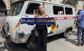 Miunchene eksponuojamas rusų apšaudytas greitosios pagalbos automobilis iš Ukrainos