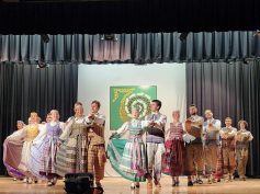 Toronto tautinių šokių kolektyvas „Gintaras“ minėjo 70-etį