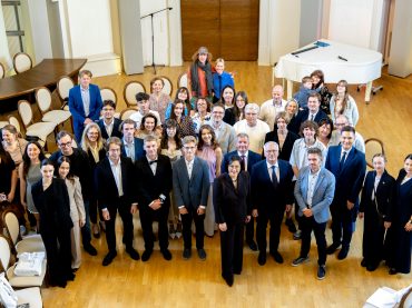 Išlydėti į geriausias pasaulio aukštąsias mokyklas įstoję studentai: grįžę dirbs Lietuvai