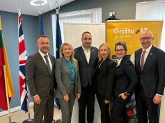 Londone pristatytos grįžimo į Lietuvą galimybės: JK pirmauja pagal grįžtančių skaičių