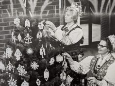 Čikagos oro uostų puošmena – 80 metų gyvuojanti lietuviškų eglučių tradicija