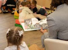 Kaip vaikams ir paaugliams padėti pamilti knygas: ekspertai dalijasi patarimais