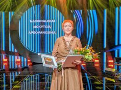 Lituanistinio švietimo mokytojo premijos laureatė Virginija Stukaitė: užsienio lietuvių vaikams reikia ne liepti mylėti Lietuvą, o padėti ją atrasti